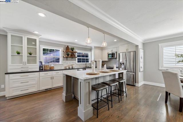 103 Baldwin Dr, Danville CA: https://media.crmls.org/mediaz/893cee02-4e6e-4de3-9e23-732fd773efc2.jpg