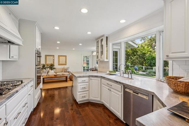 1023 Ameno Court, Lafayette CA: https://media.crmls.org/mediaz/893da82d-35fe-4ace-bb17-18d8ed9f2677.jpg