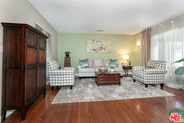 6422 Clybourn Avenue photo 7