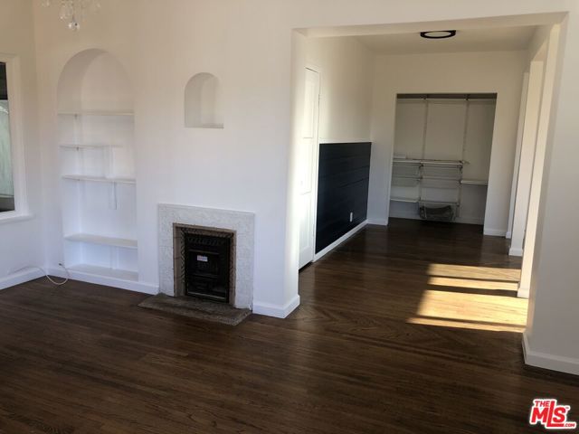 2225 1/2 Lake Shore Avenue, Los Angeles CA: https://media.crmls.org/mediaz/893f2f9d-3622-47a3-b540-2a9528ef089d.jpg