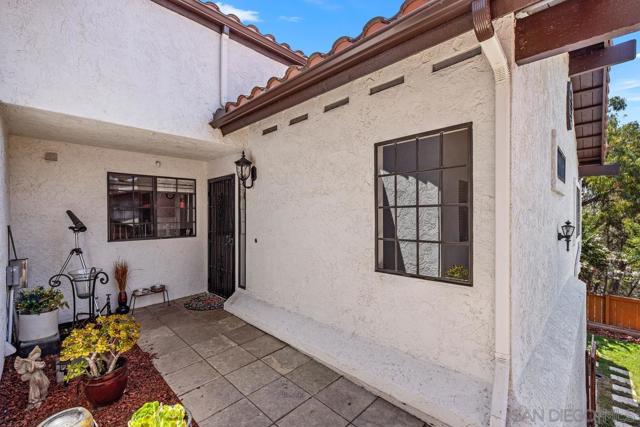3860 MURRAY HILL RD, La Mesa CA: https://media.crmls.org/mediaz/89404e8d-f146-4a49-8c3b-b952fe4d9634.jpg