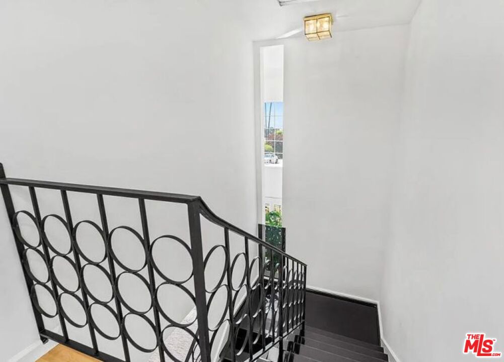 View 25