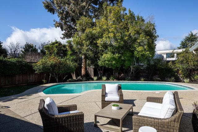 1040 Russell Avenue, Los Altos CA: https://media.crmls.org/mediaz/8942009f-9c6b-424c-8a84-a4670d13ae4e.jpg