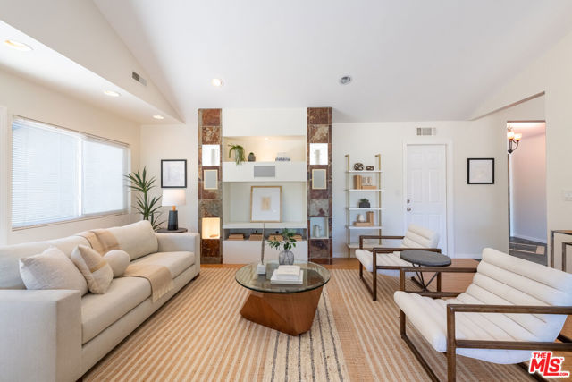 8919 Moorcroft Avenue, West Hills CA: https://media.crmls.org/mediaz/89428646-f2fc-4d6e-9779-85d941c499da.jpg