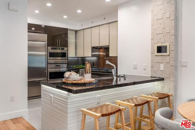 1318 S Roxbury Drive, Los Angeles CA: https://media.crmls.org/mediaz/89428e30-95c3-44be-b853-7f209b552a0f.jpg