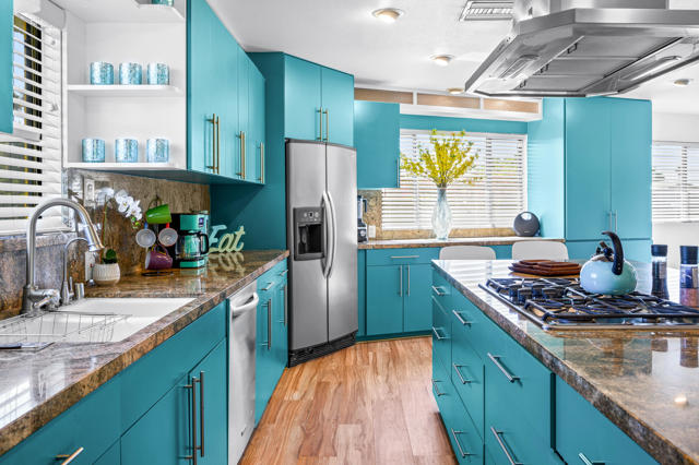 2099 E Racquet Club E Road, Palm Springs CA: https://media.crmls.org/mediaz/8942a573-58ad-48cd-81e0-c80387613f63.jpg