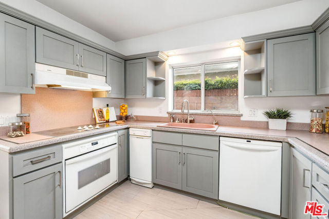 4730 Asteria Street, Torrance CA: https://media.crmls.org/mediaz/8943a731-2a4d-405d-a93b-5e532b9401a7.jpg