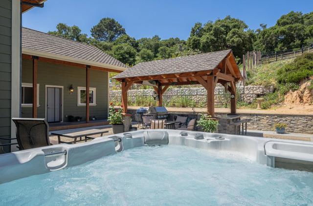 9247 Holly Hill Drive, Salinas CA: https://media.crmls.org/mediaz/8943c2a4-5875-4437-be93-431bd8a51366.jpg