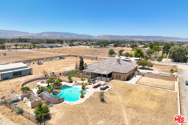 42094 W 21st Street, Lancaster CA: https://media.crmls.org/mediaz/8944d6c1-d6fa-4837-af5d-16fe458971a0.jpg