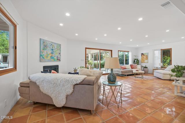 1195 Rancho Court, Ojai CA: https://media.crmls.org/mediaz/89459f2d-923d-4810-a3d0-bc35a128ad74.jpg