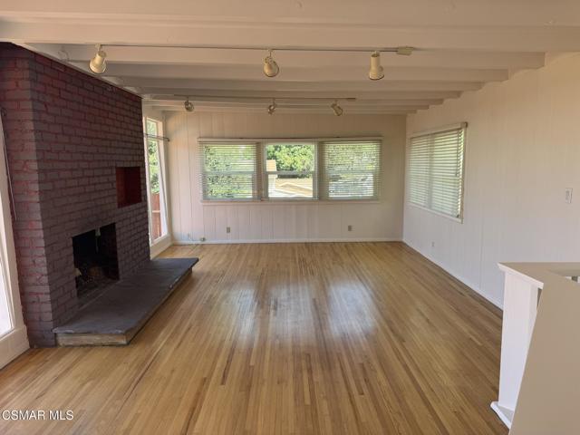 22319 Macfarlane Drive, Woodland Hills CA: https://media.crmls.org/mediaz/8945d79c-d55a-4a37-ae5d-6c4908a14917.jpg