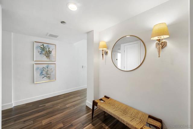1810 Avenida Del Mundo, Coronado CA: https://media.crmls.org/mediaz/8947280b-fd43-41e3-b407-0693110e760d.jpg
