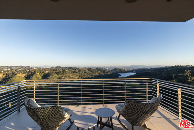 15210 Antelo Place, Los Angeles CA: https://media.crmls.org/mediaz/8947652e-9026-4da5-8a7d-579251e5c6a8.jpg