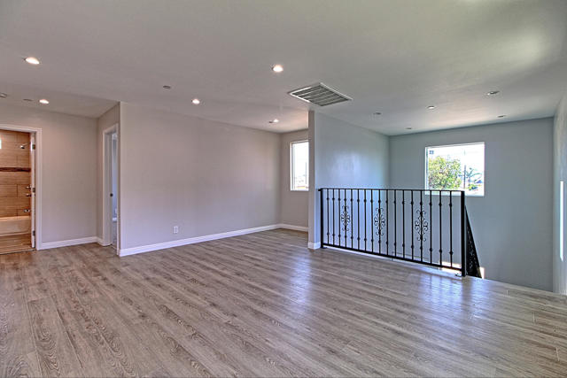 159 S Hayes Avenue, Oxnard CA: https://media.crmls.org/mediaz/8947ce67-eeb2-4c6b-93a0-d064df02d419.jpg