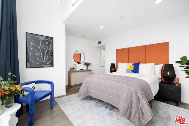 1923 N Gower Street, Los Angeles CA: https://media.crmls.org/mediaz/89488f73-15f9-4216-bd9f-8f499715b070.jpg
