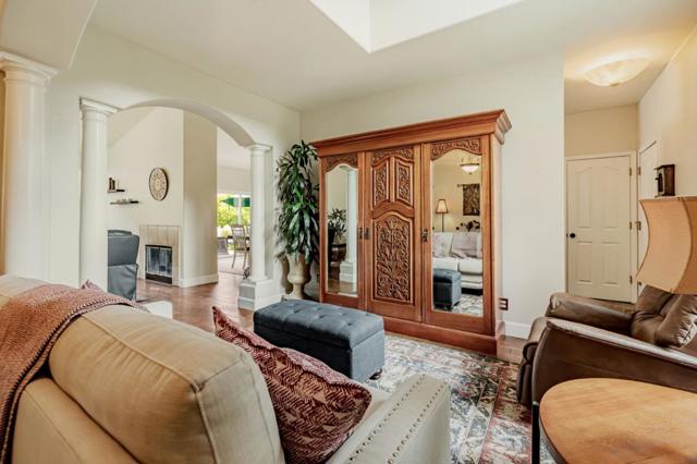 44737 Sun Valley Drive, King City CA: https://media.crmls.org/mediaz/8948d686-ef7d-4337-9e16-1b623a23699b.jpg
