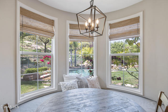 3269 Morning Ridge Avenue, Thousand Oaks CA: https://media.crmls.org/mediaz/894a18ec-1d17-4ce3-b4b5-313d006a1890.jpg