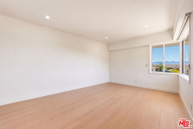 1682 Larco Way photo 27