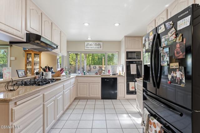 3366 Blue Ridge Court, Westlake Village CA: https://media.crmls.org/mediaz/894a7d06-9f8a-447b-b845-08b55caabbc5.jpg