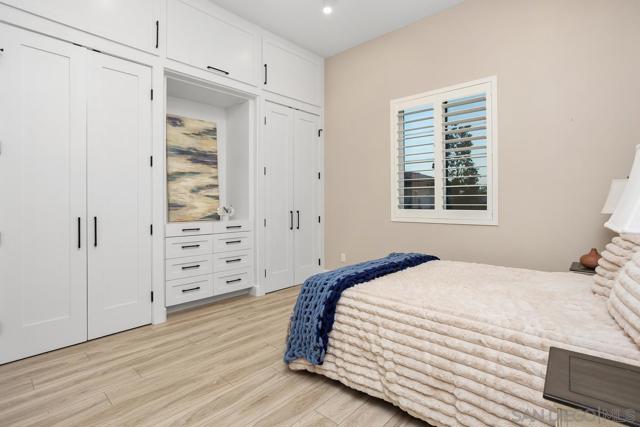 8416 Hidden Cove Way, San Diego CA: https://media.crmls.org/mediaz/894c0f02-631c-4d48-aee6-f09880b24b5e.jpg