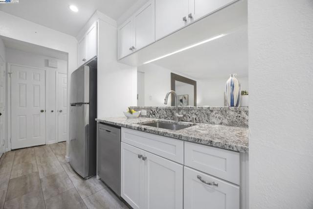 21228 Gary Dr, Hayward CA: https://media.crmls.org/mediaz/894c0f92-ec97-460a-bbfb-64383d10f878.jpg