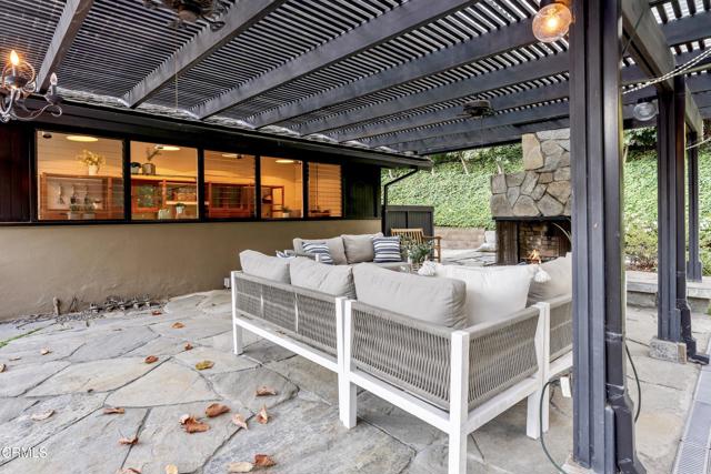 Detail Gallery Image 50 of 67 For 1345 Carnarvon Dr, Pasadena,  CA 91103 - 2 Beds | 2 Baths