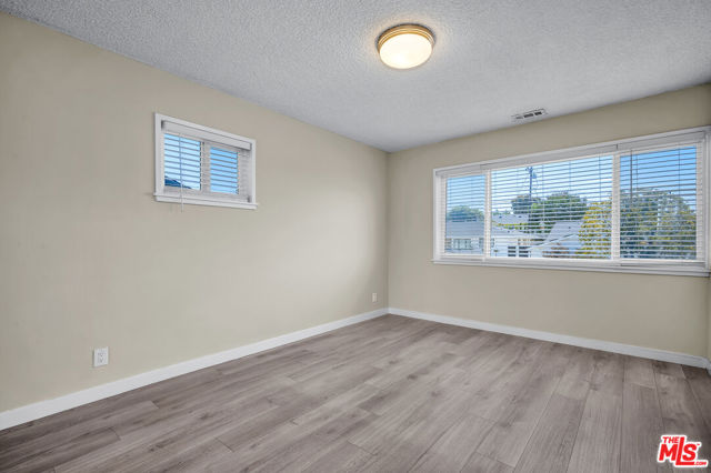 5137 Reynier Avenue, Los Angeles CA: https://media.crmls.org/mediaz/894c5a98-d14d-4dcc-b2d6-cb468bc333bb.jpg