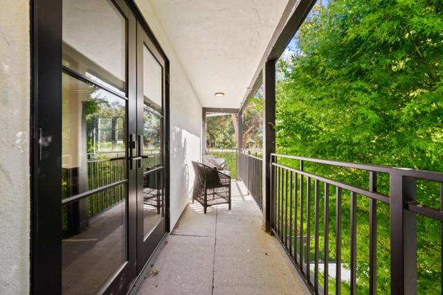 670 Edgewood Road, San Mateo CA: https://media.crmls.org/mediaz/894c600e-4ca1-46d2-971d-ffe7de6d81e0.jpg