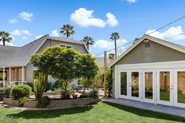 1807 New York Drive, Altadena CA: https://media.crmls.org/mediaz/894c86a6-7106-4eb3-b05d-dbc31566754c.jpg