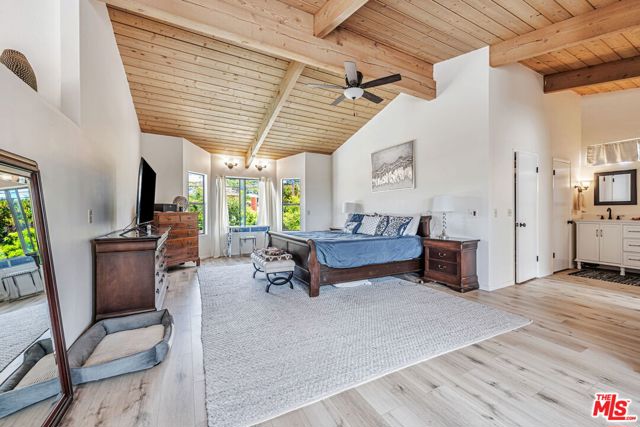 1148 Turquoise Street, San Diego CA: https://media.crmls.org/mediaz/894c9992-db24-42f7-909e-9a227be2d1f8.jpg