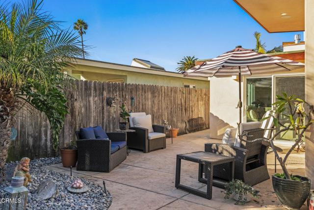 1322 Weymouth Lane, Ventura CA: https://media.crmls.org/mediaz/894cf497-f372-4df2-8bbb-b4e76ca30a36.jpg