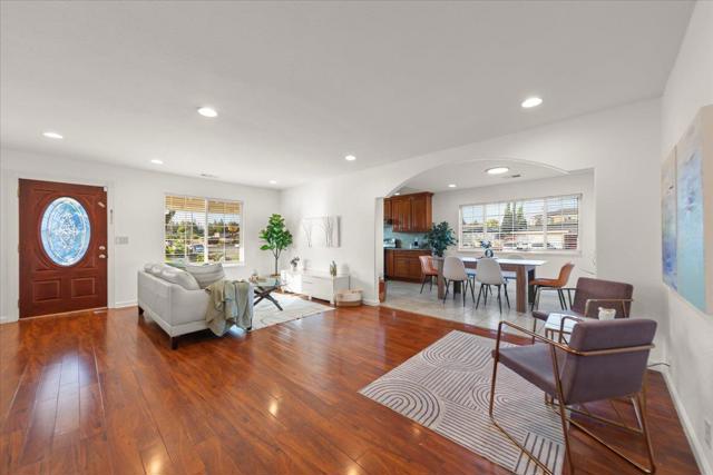 2804 Steinhart Court, Santa Clara CA: https://media.crmls.org/mediaz/894d44d1-981d-4ad4-b886-d4beece0c7d0.jpg
