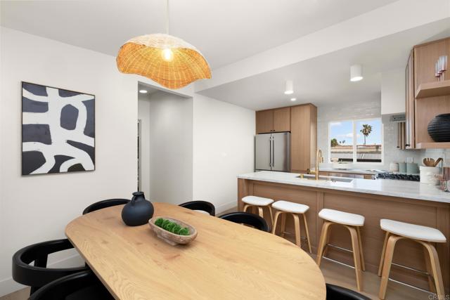 Detail Gallery Image 12 of 34 For 1209 Stanford Ave, Redondo Beach,  CA 90278 - 3 Beds | 2/1 Baths