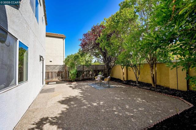 1116 Vista Pointe Cir, San Ramon CA: https://media.crmls.org/mediaz/894e0102-5871-4441-a9cc-333e6d7de99d.jpg