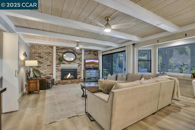 308 Bluerock Drive, Antioch CA: https://media.crmls.org/mediaz/894e5476-9363-427a-88b5-5a977d25688e.jpg