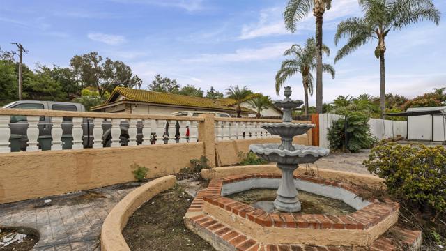 5315 Old Dairy Ct, Bonita CA: https://media.crmls.org/mediaz/894eea47-b7f0-4f65-9a18-9f0841d8f360.jpg