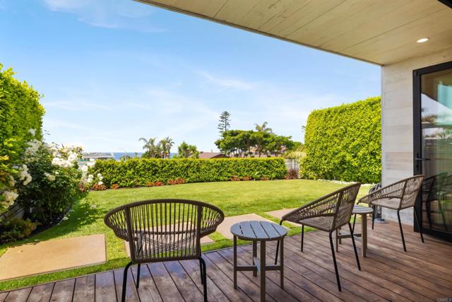 5080 Carlsbad Blvd, Carlsbad CA: https://media.crmls.org/mediaz/894ef7f0-cc5a-4f66-a266-441d40043745.jpg