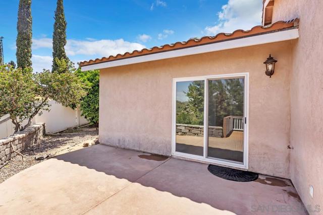 22318 Casa De Carol, Ramona CA: https://media.crmls.org/mediaz/894efbbb-42f3-4060-8588-1550e9a7e8d2.jpg