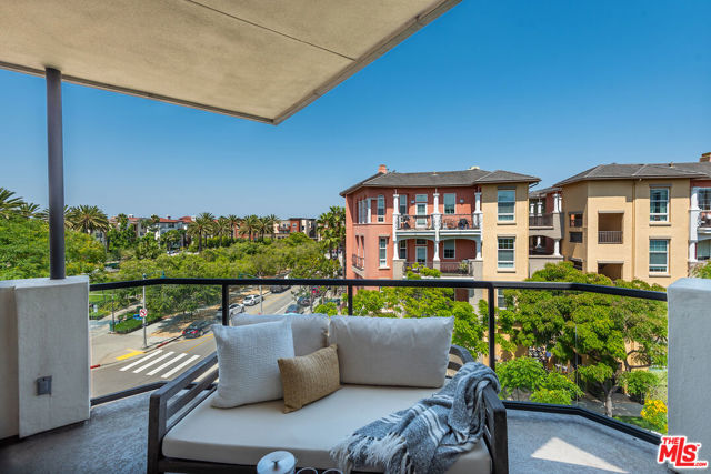 13044 Pacific, Playa Vista CA: https://media.crmls.org/mediaz/894ff350-3953-4fa7-93c7-f86012717fcd.jpg