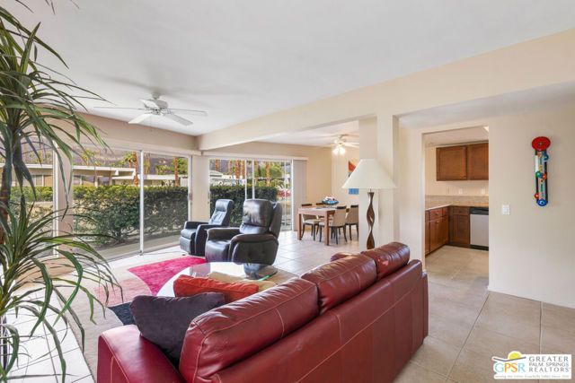 2033 E Ramon Road, Palm Springs CA: https://media.crmls.org/mediaz/8950873d-a438-4123-b4e4-3d414fbfb311.jpg