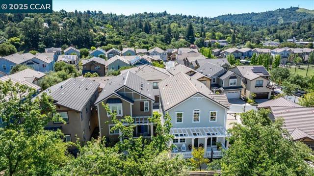 38 Citron Knoll, Orinda CA: https://media.crmls.org/mediaz/8950adc9-8a77-4af5-9d59-e83c6944bc7d.jpg