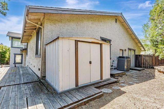 1440 Kring Way, Los Altos CA: https://media.crmls.org/mediaz/8950b123-5d89-4944-b290-f000c17e9c43.jpg