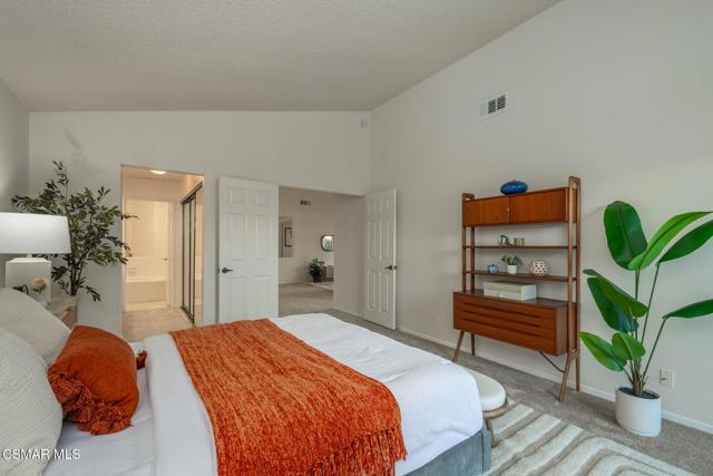 268 Novina Place, Camarillo CA: https://media.crmls.org/mediaz/89514592-70bc-4180-b34a-570f6c176cdd.jpg