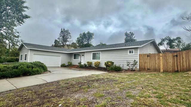 16142 Dartolo Rd., Ramona CA: https://media.crmls.org/mediaz/895151ee-f341-43ef-b31c-57e3ad93e174.jpg