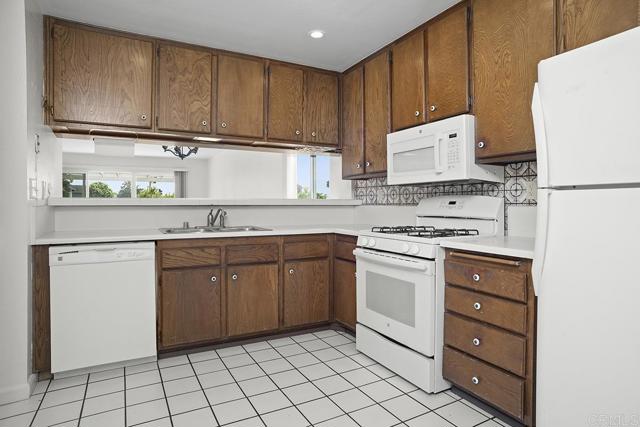 Image 17 of 32 For 921 Fuchsia Lane