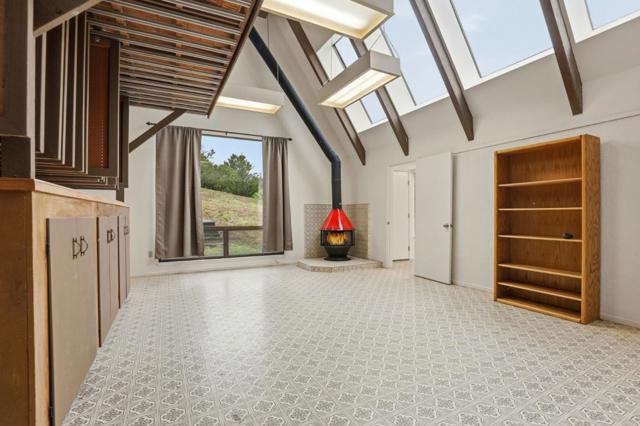 23725 Determine Lane, Monterey CA: https://media.crmls.org/mediaz/8951804a-8695-48d5-b42d-ba8847096b8e.jpg