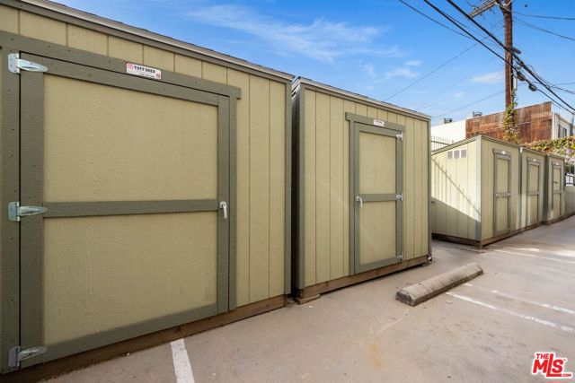 3321 Keystone Avenue, Los Angeles CA: https://media.crmls.org/mediaz/8951e0f6-f239-468f-b52d-0346ab540acd.jpg