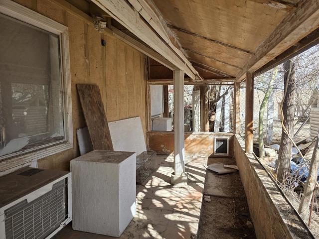 9563 &9561 Aisle Of Palms, Bombay Beach CA: https://media.crmls.org/mediaz/8951f7bd-5c50-49c4-b638-96a2d7ea34b4.jpg