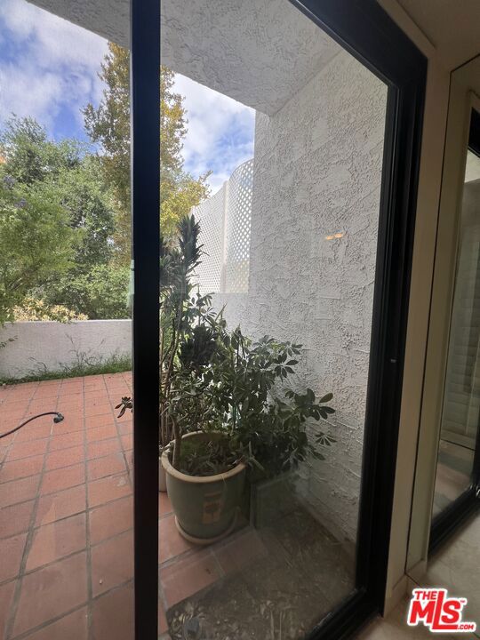 1629 Michael Lane, Pacific Palisades CA: https://media.crmls.org/mediaz/895214fd-2cbc-4922-8646-85548060d212.jpg