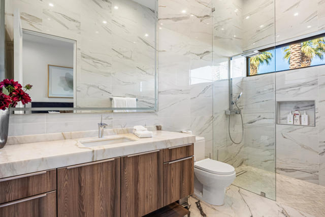 2 Bravo Court, Rancho Mirage CA: https://media.crmls.org/mediaz/895227c2-ab7d-4c9e-9aff-4a8b9d3dbdaa.jpg